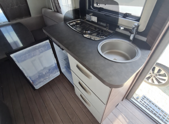 b8-7fcfe00b-3078-47bc-934c-622164696eab