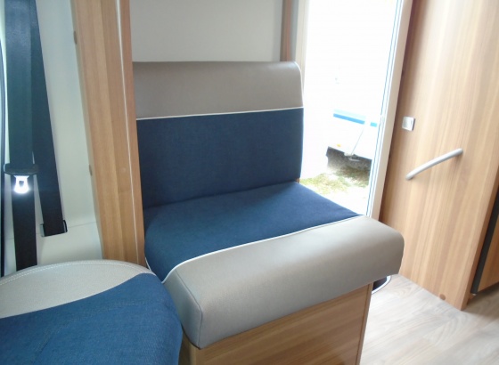 Weinsberg CaraSuite 700 ME Lakóautó - Belső