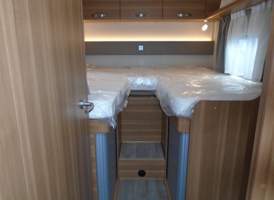 Weinsberg CaraSuite 700 ME Lakóautó - Belső